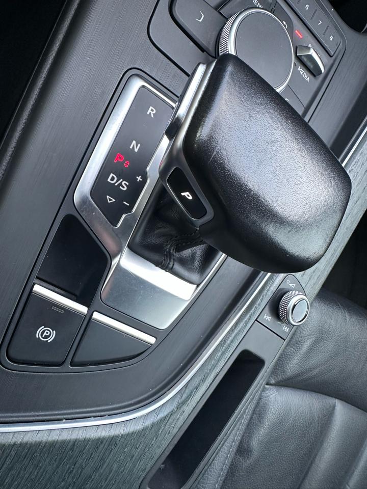 Audi A4 2.0T Premium Sedan 2017