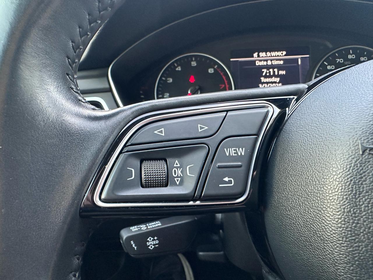 Audi A4 2.0T Premium Sedan 2017