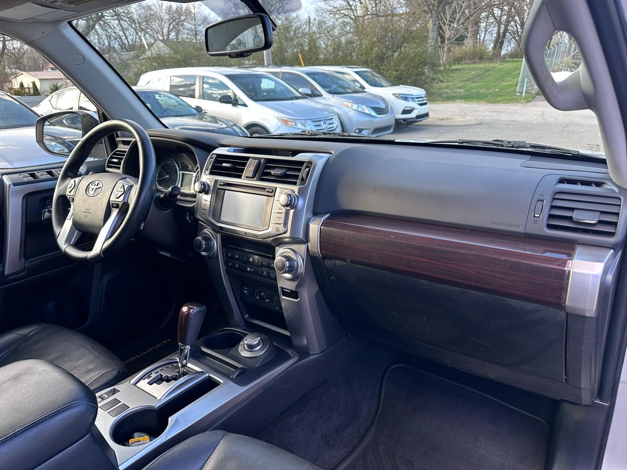 Toyota 4Runner SR5 4WD 2015