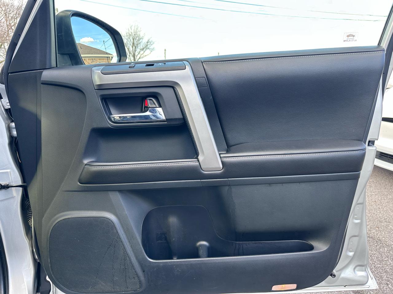 Toyota 4Runner SR5 4WD 2015