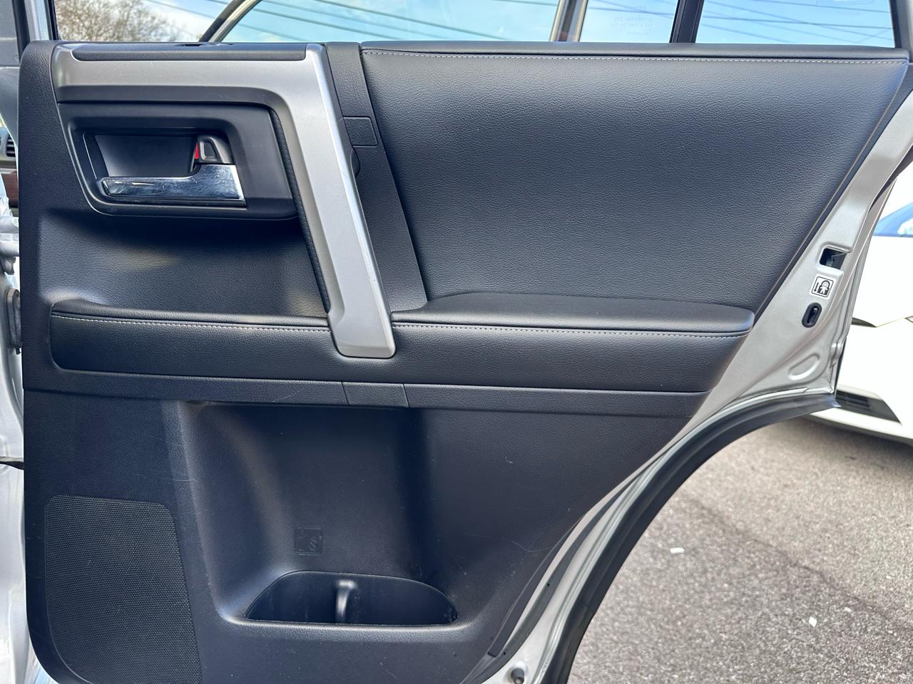 Toyota 4Runner SR5 4WD 2015