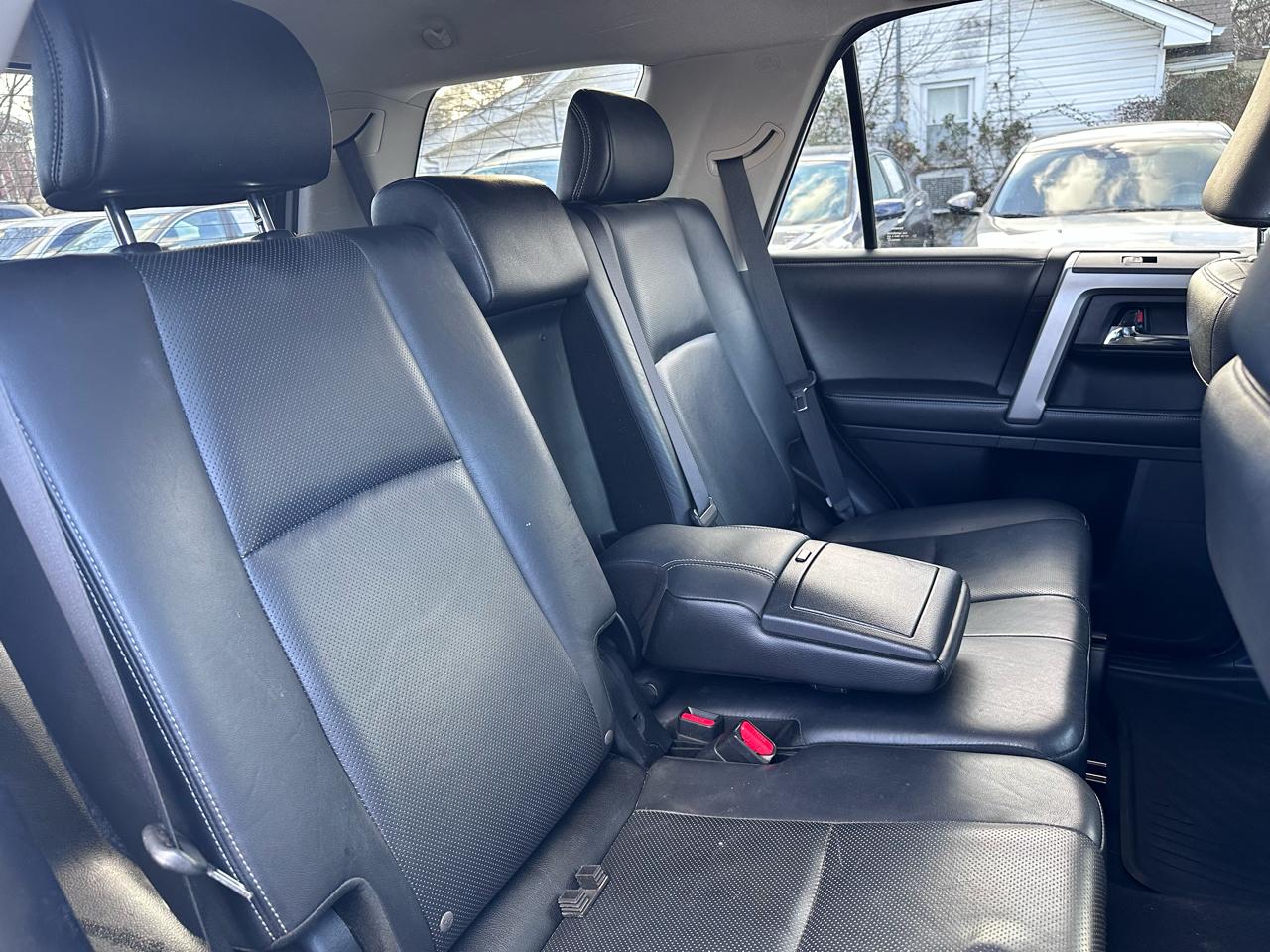 Toyota 4Runner SR5 4WD 2015