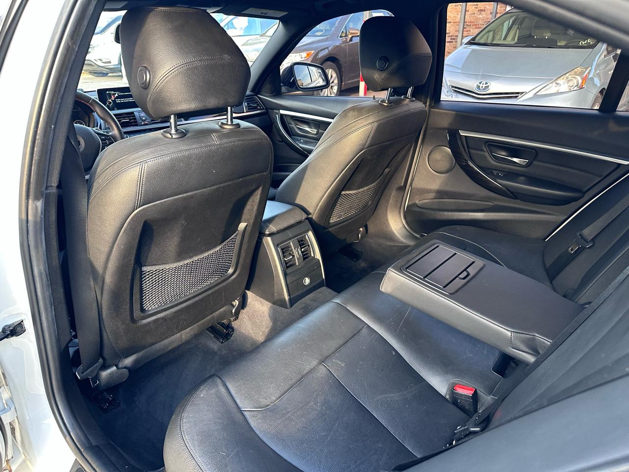 BMW 3-Series 328i Sedan 2016