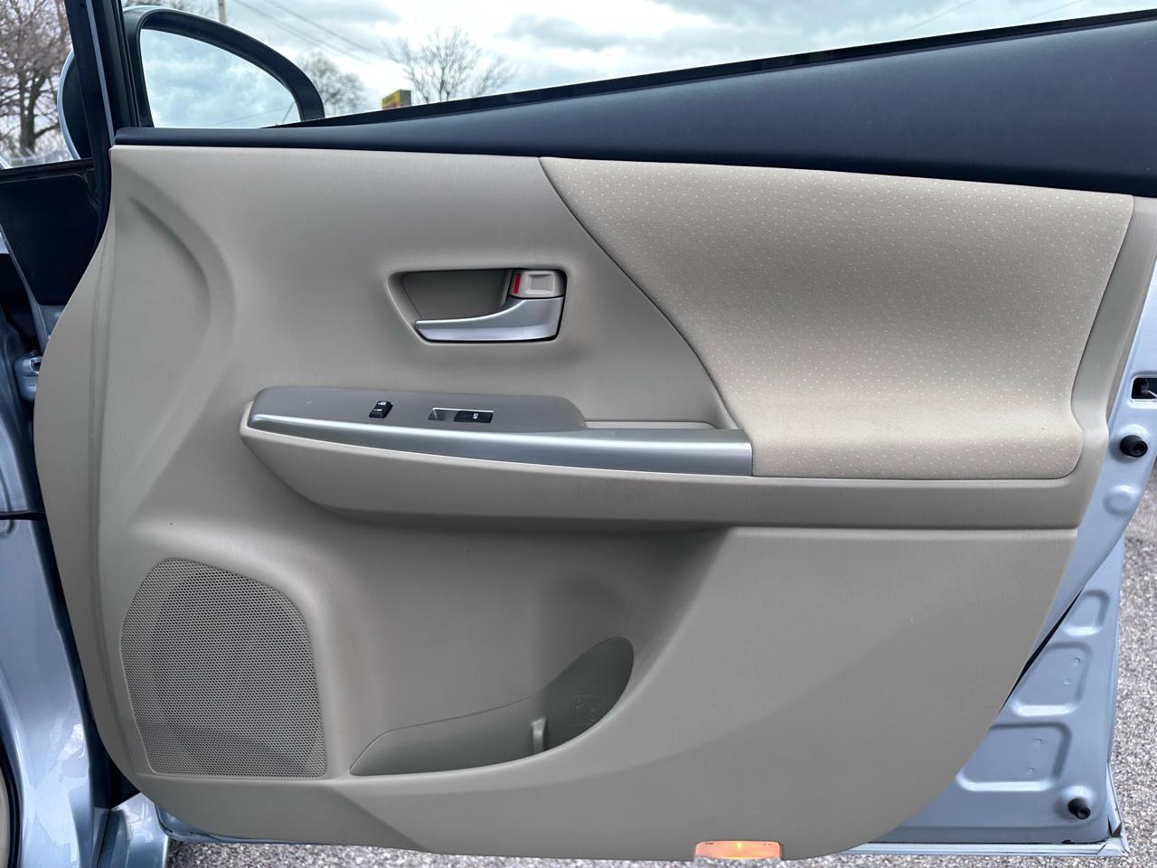 Toyota Prius V Three 2014