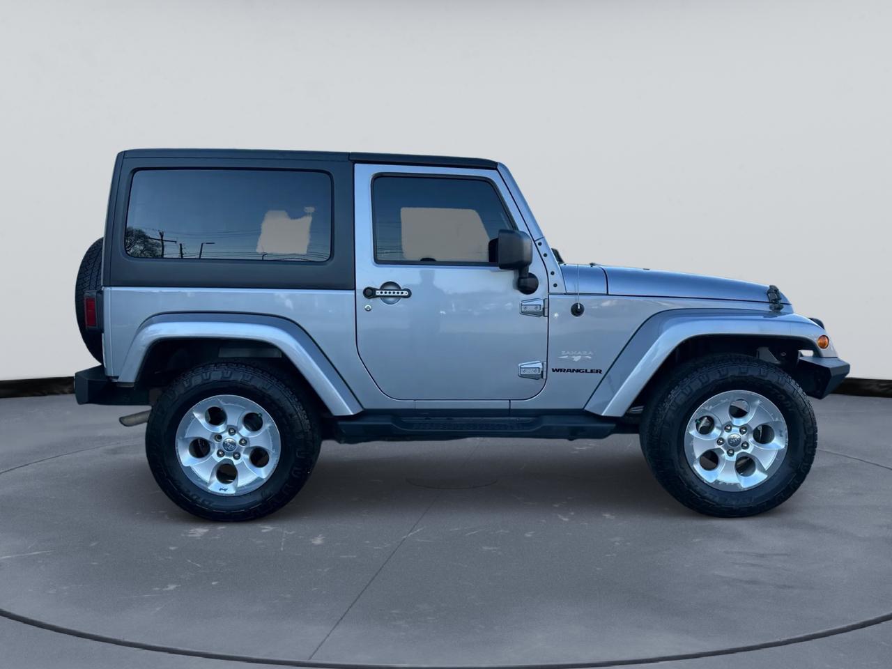 Jeep Wrangler Sahara 4WD 2013