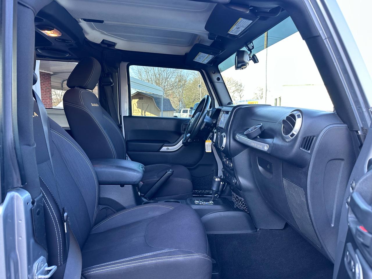 Jeep Wrangler Sahara 4WD 2013