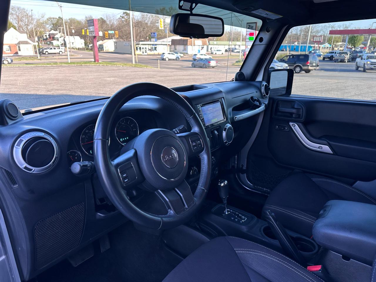 Jeep Wrangler Sahara 4WD 2013