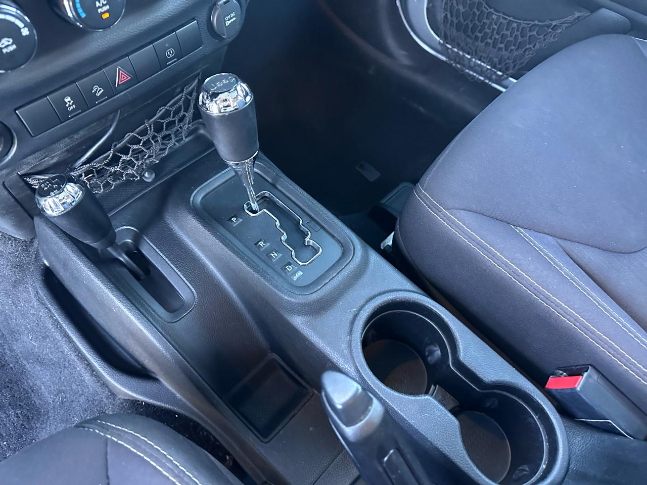 Jeep Wrangler Sahara 4WD 2013