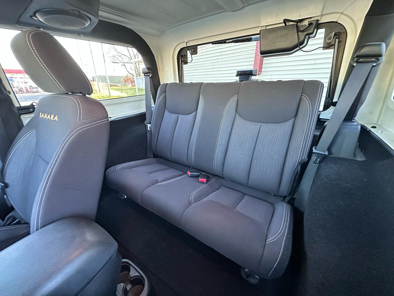 Jeep Wrangler Sahara 4WD 2013