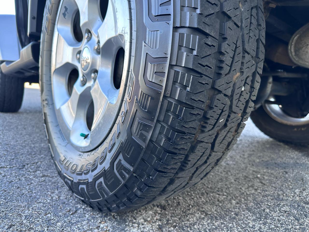 Jeep Wrangler Sahara 4WD 2013