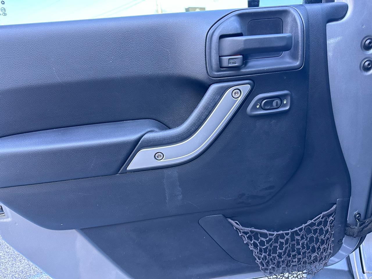 Jeep Wrangler Sahara 4WD 2013