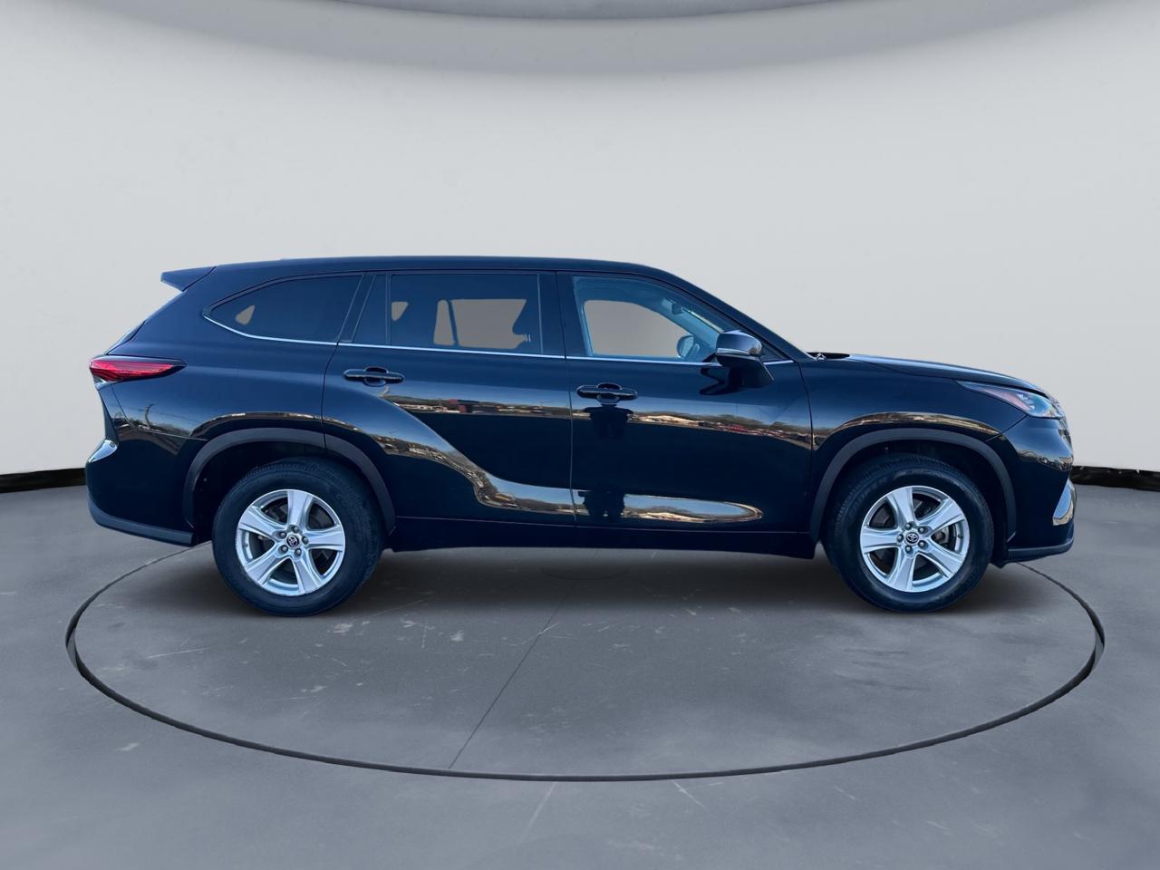 Toyota Highlander LE FWD V6 2020