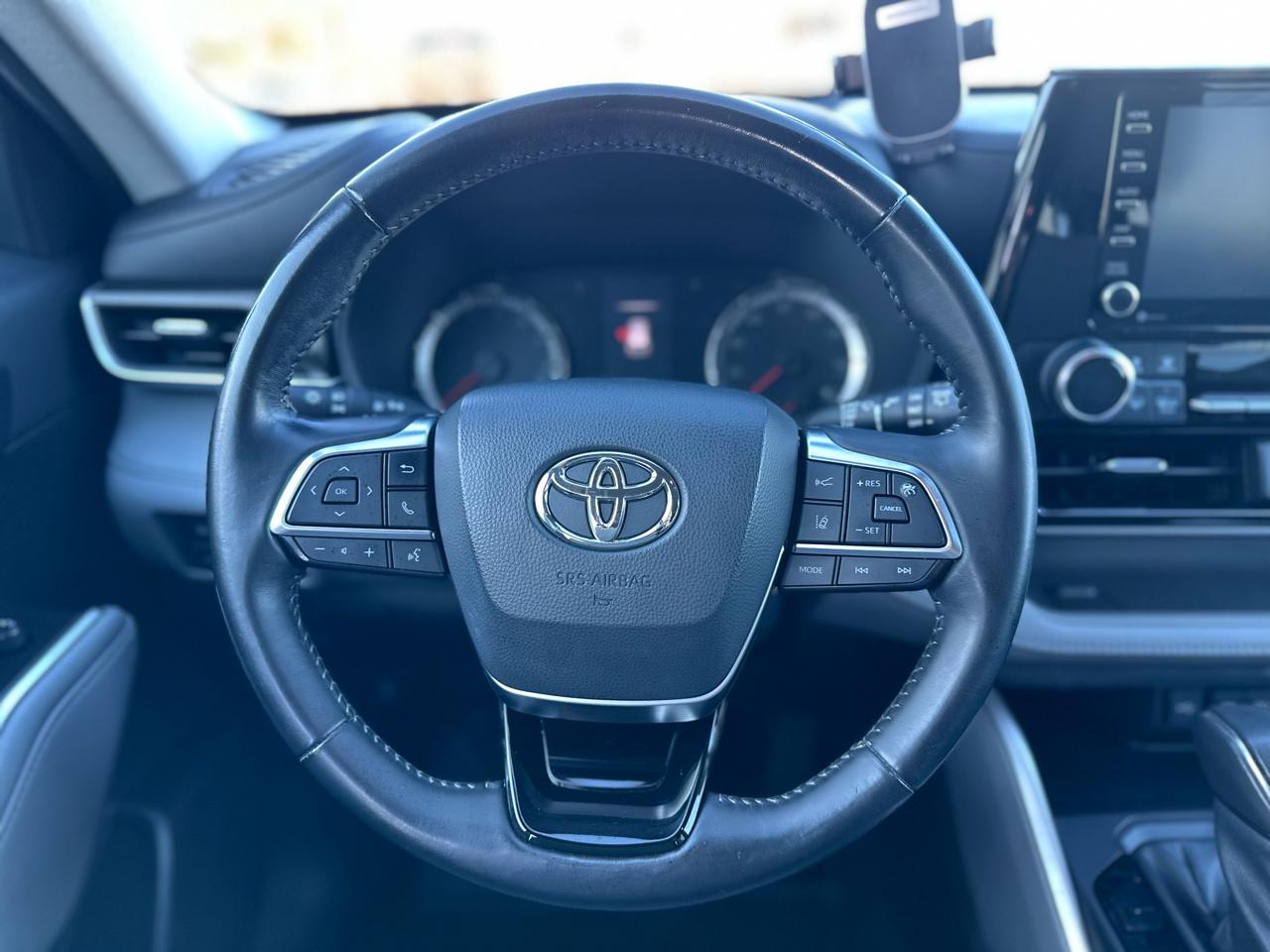 Toyota Highlander LE FWD V6 2020