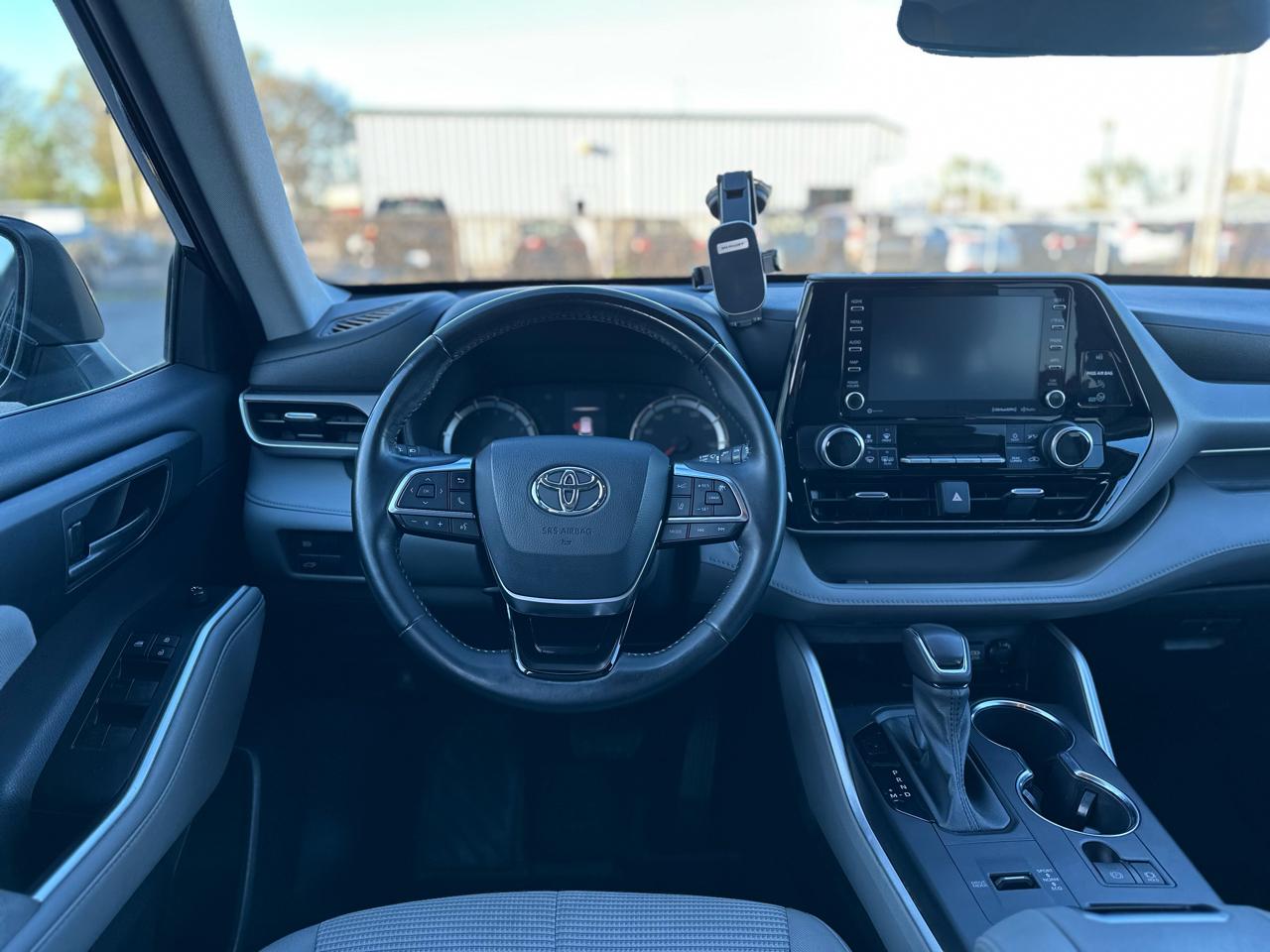 Toyota Highlander LE FWD V6 2020