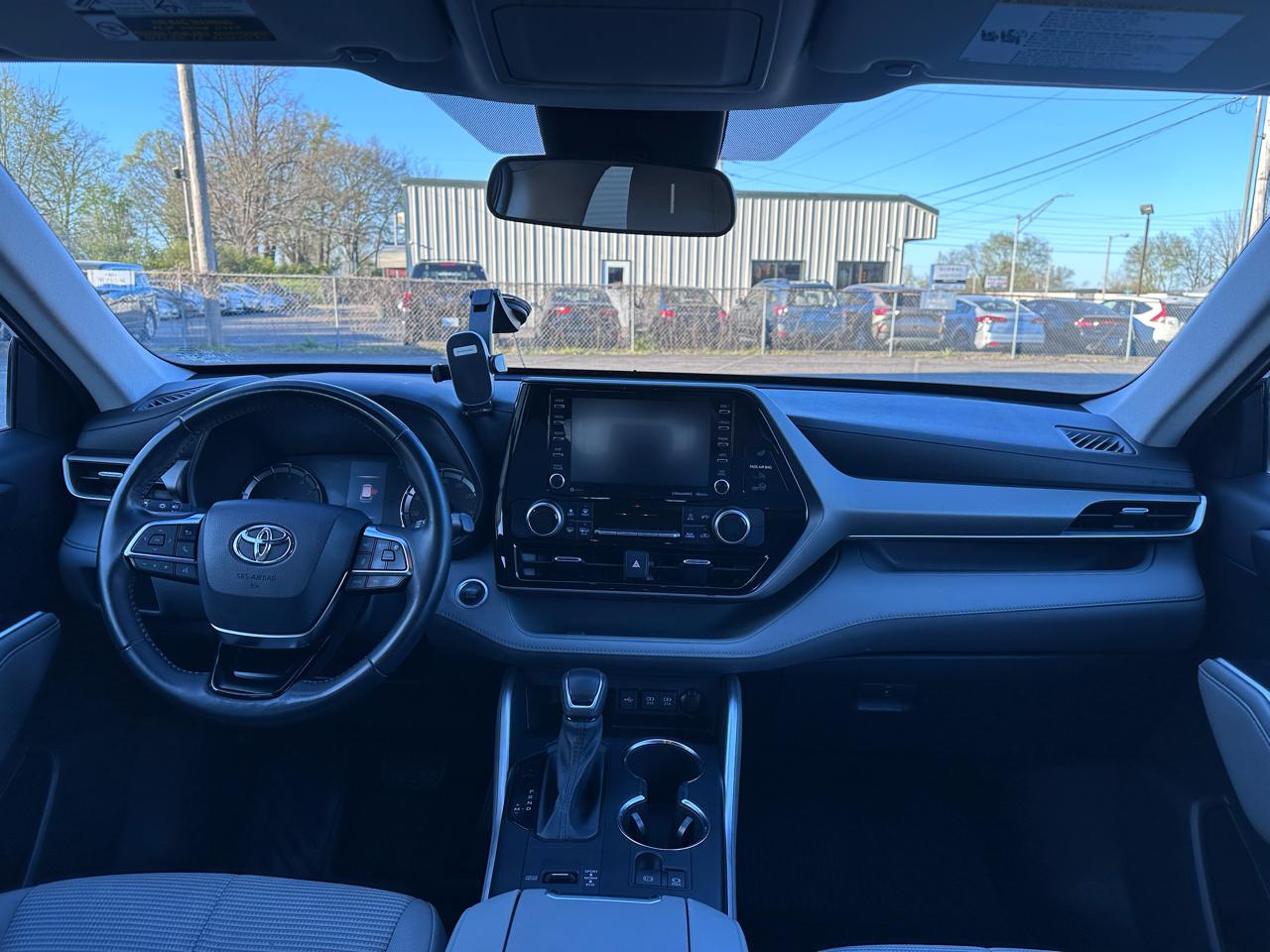 Toyota Highlander LE FWD V6 2020