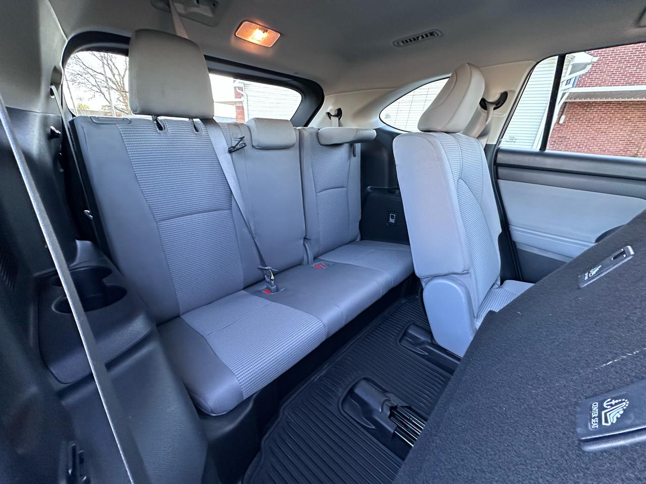 Toyota Highlander LE FWD V6 2020