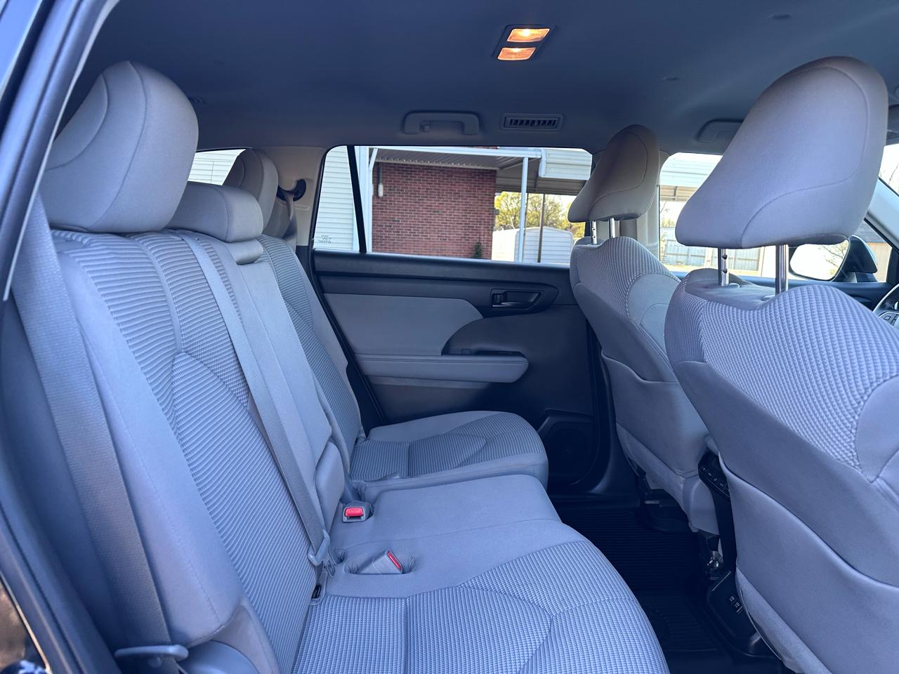 Toyota Highlander LE FWD V6 2020