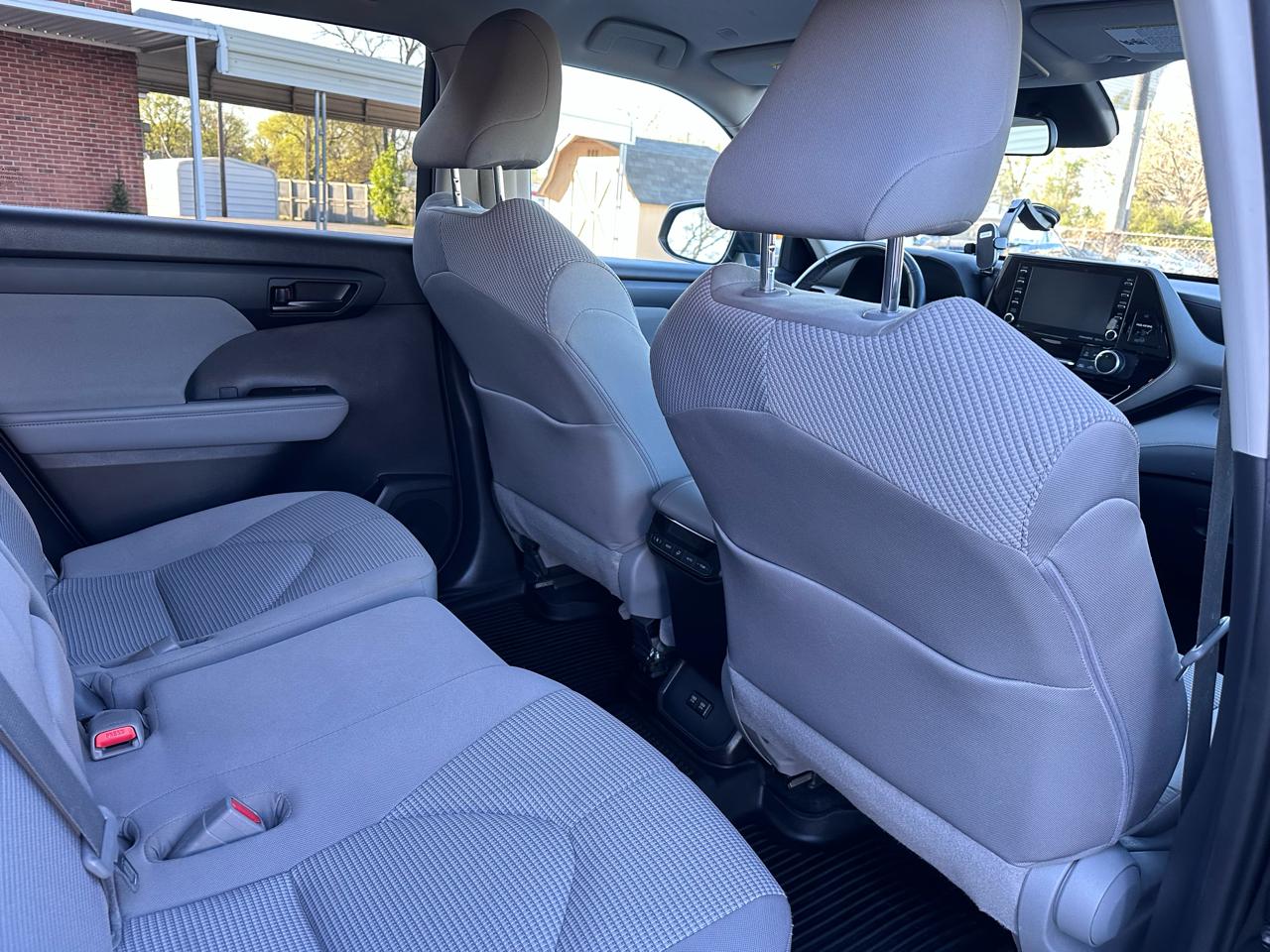 Toyota Highlander LE FWD V6 2020