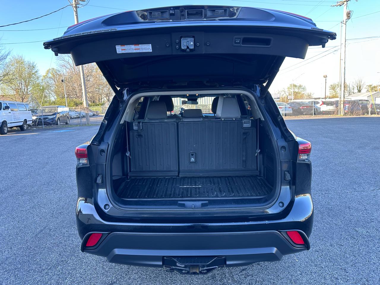 Toyota Highlander LE FWD V6 2020