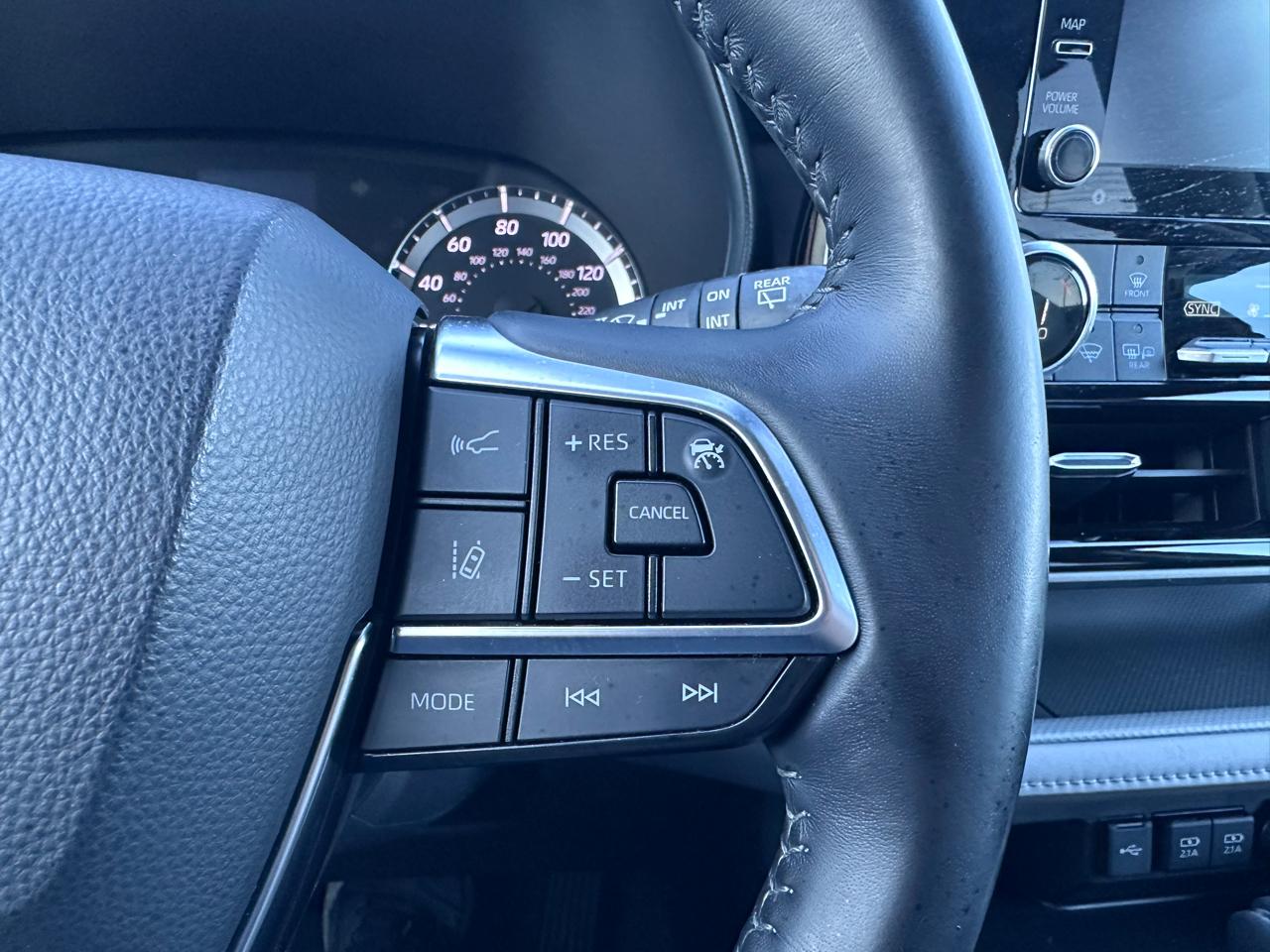 Toyota Highlander LE FWD V6 2020