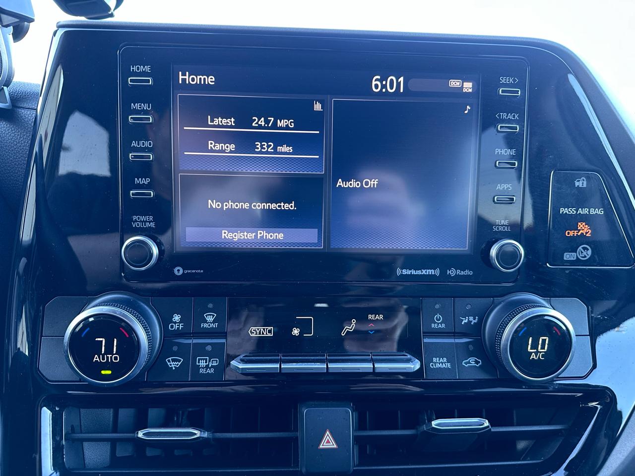 Toyota Highlander LE FWD V6 2020