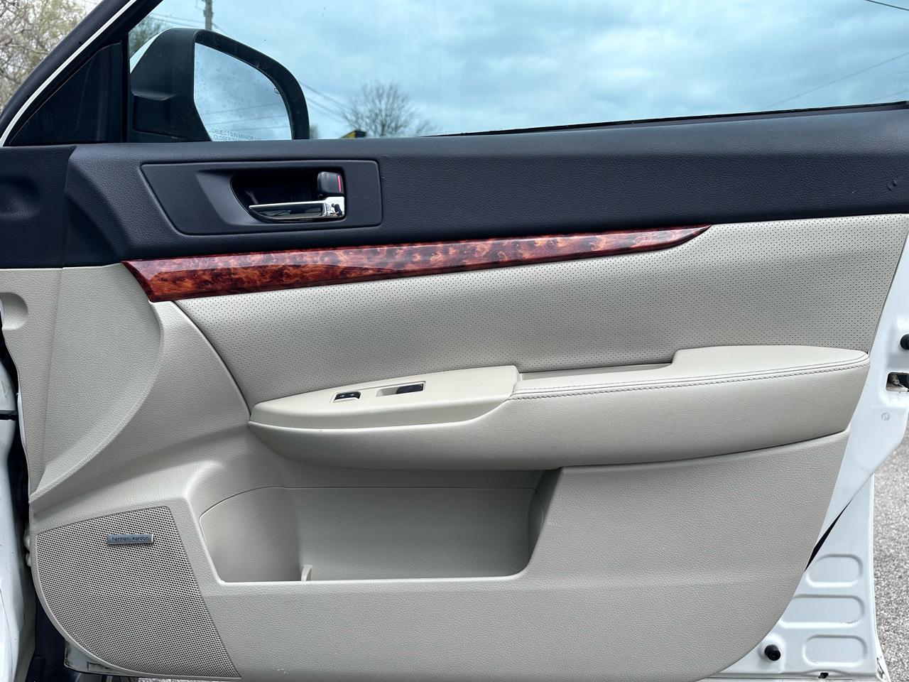 Subaru Outback 3.6R Limited 2011