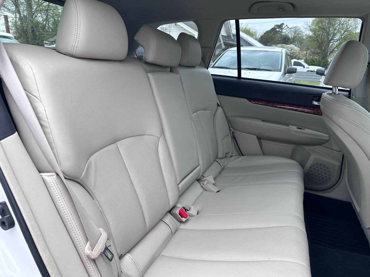 Subaru Outback 3.6R Limited 2011