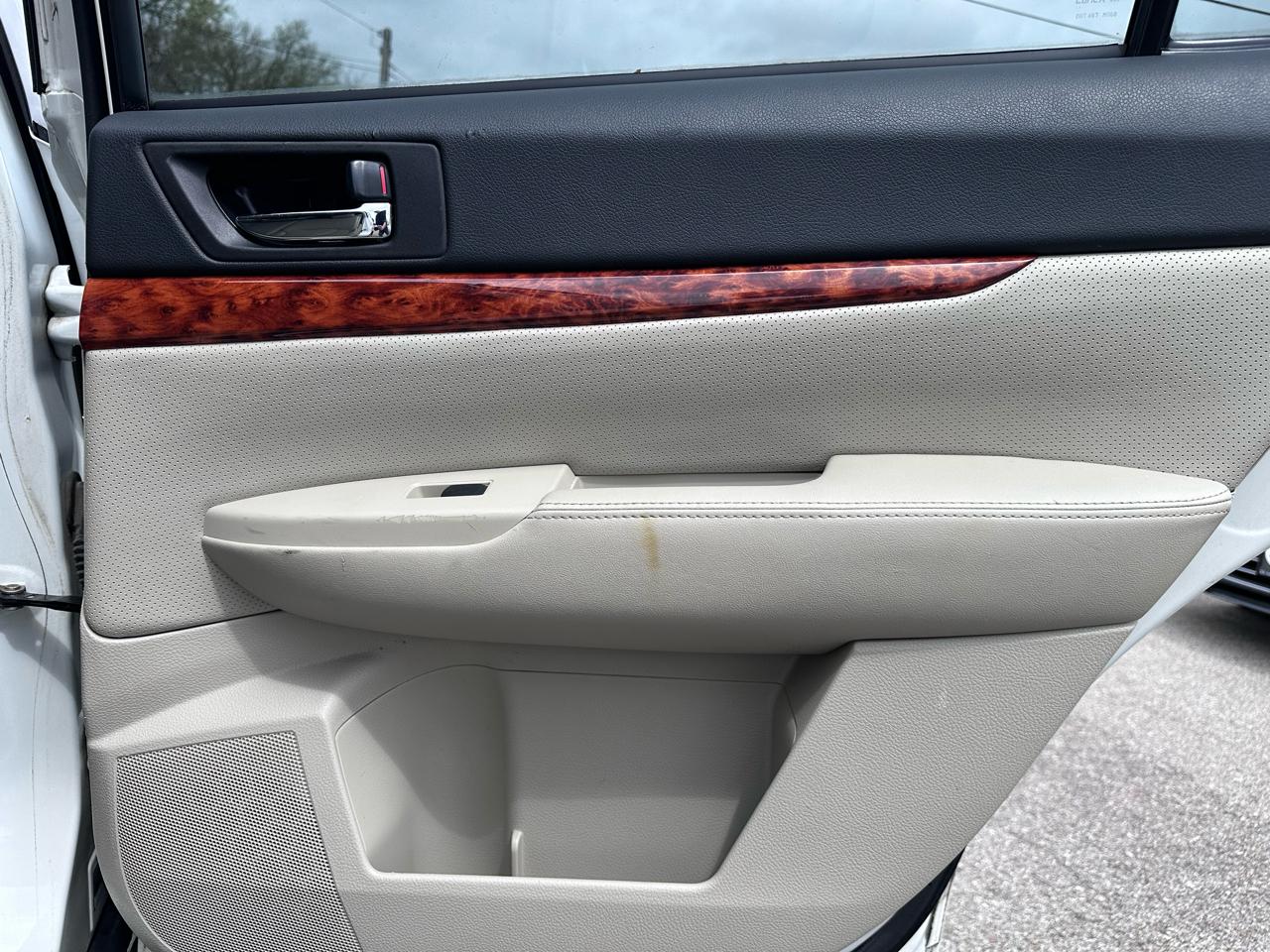 Subaru Outback 3.6R Limited 2011