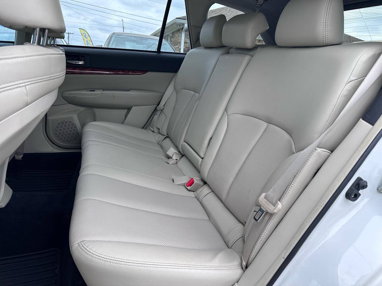 Subaru Outback 3.6R Limited 2011