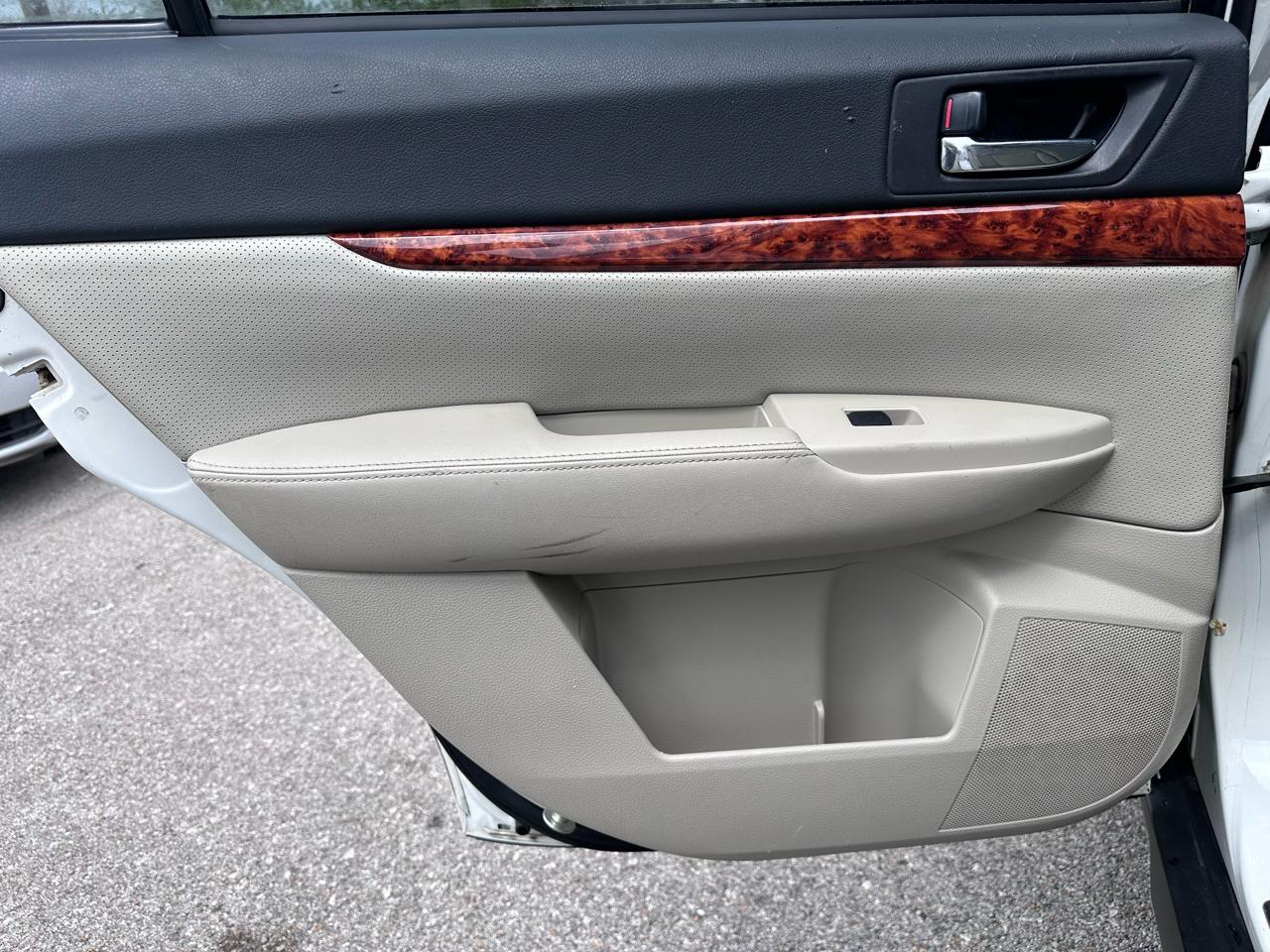 Subaru Outback 3.6R Limited 2011