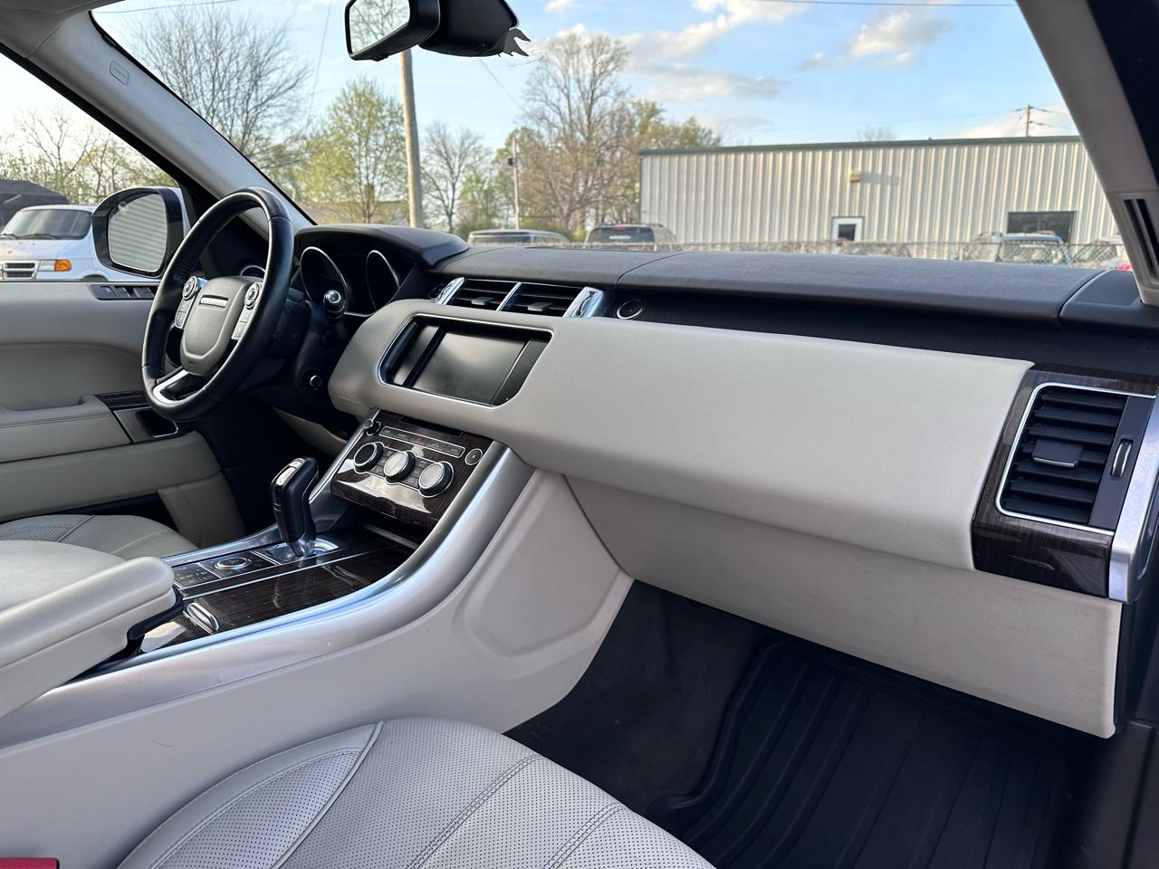 Land Rover Range Rover Sport 3.0L V6 Supercharged SE 2014