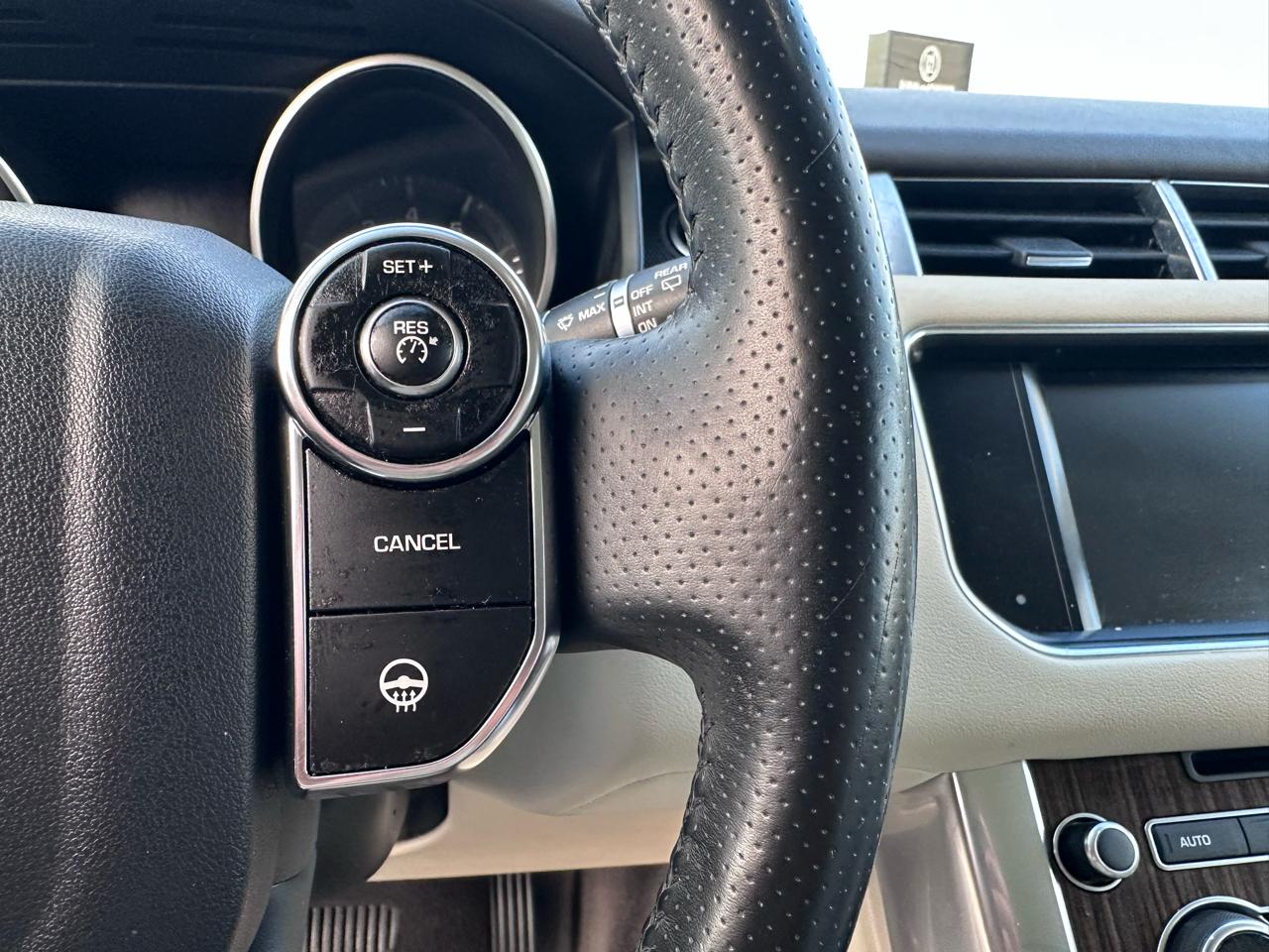 Land Rover Range Rover Sport 3.0L V6 Supercharged SE 2014