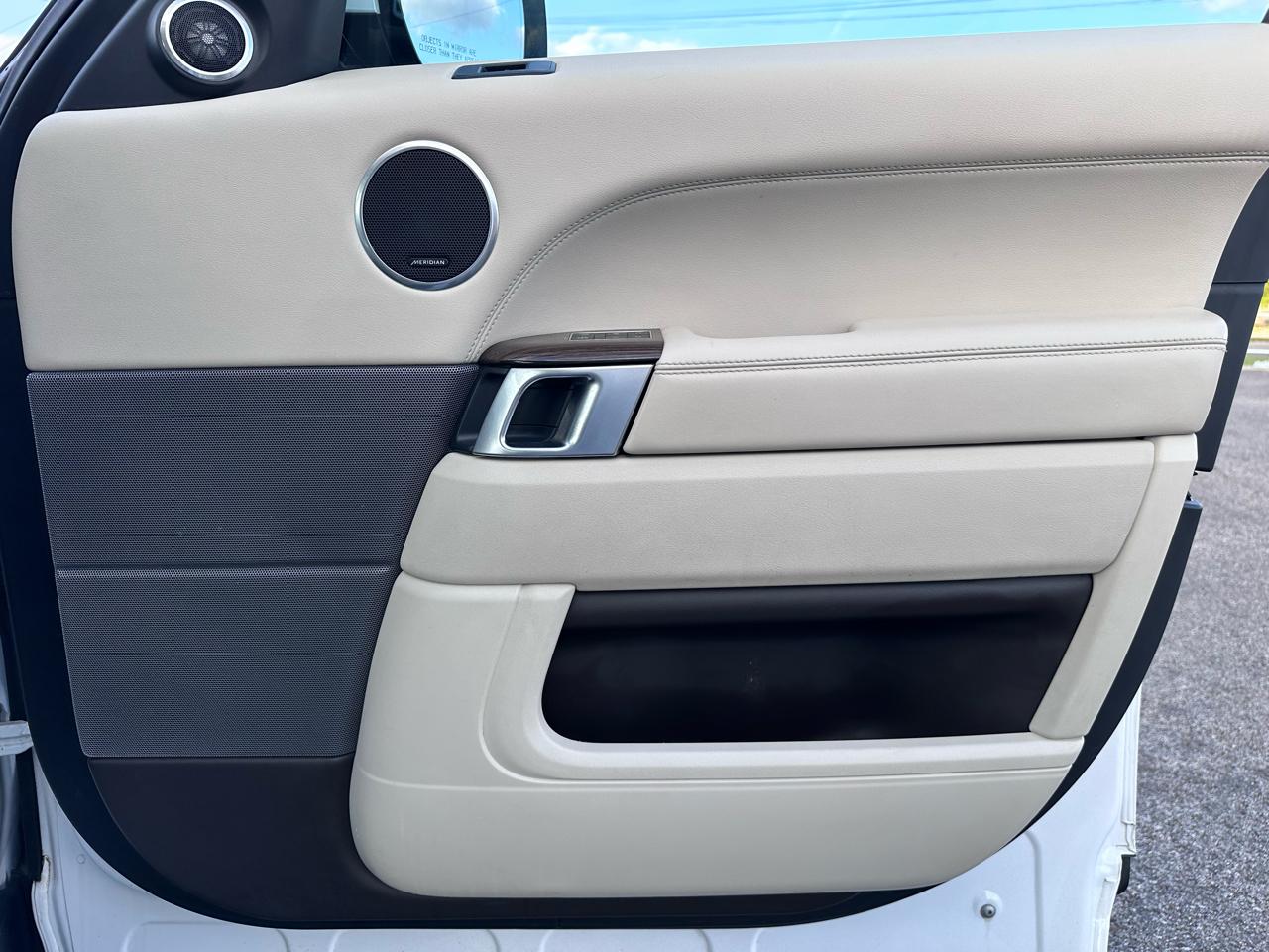 Land Rover Range Rover Sport 3.0L V6 Supercharged SE 2014