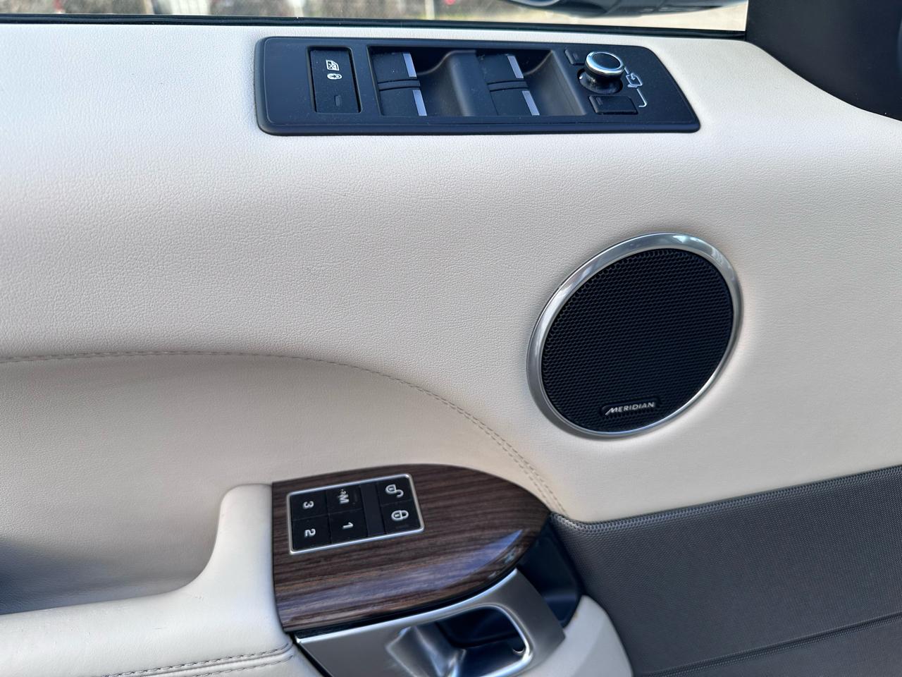 Land Rover Range Rover Sport 3.0L V6 Supercharged SE 2014