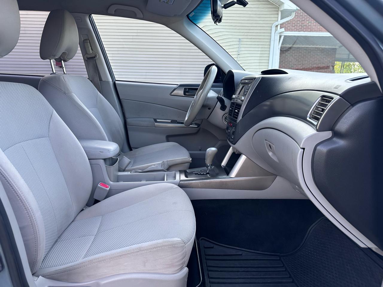Subaru Forester 2.5X Touring 2011