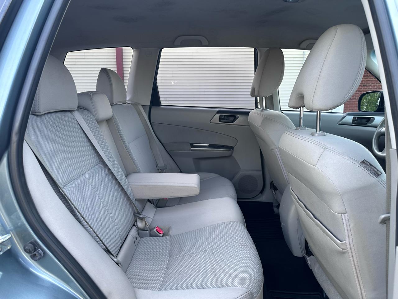 Subaru Forester 2.5X Touring 2011