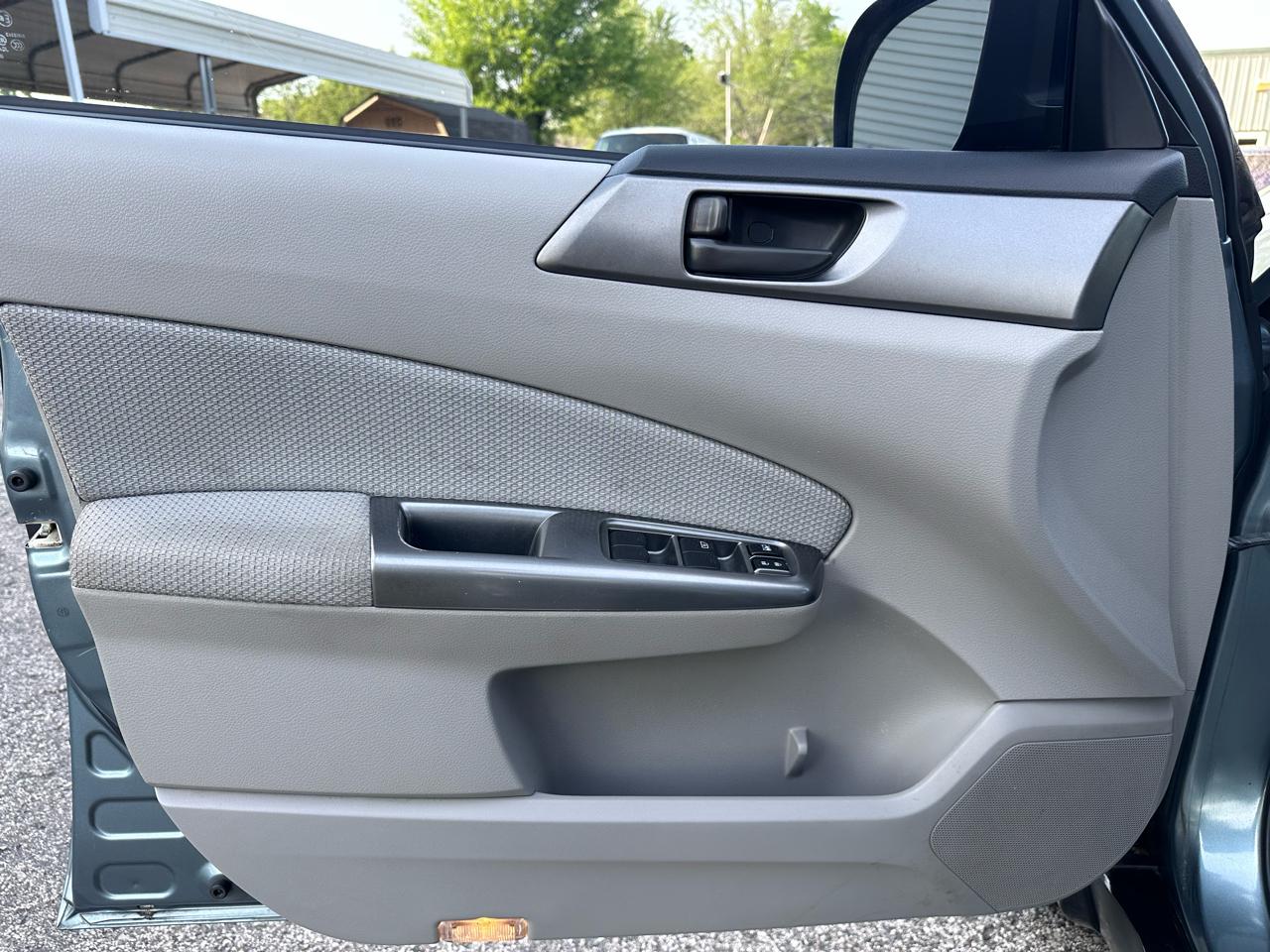 Subaru Forester 2.5X Touring 2011