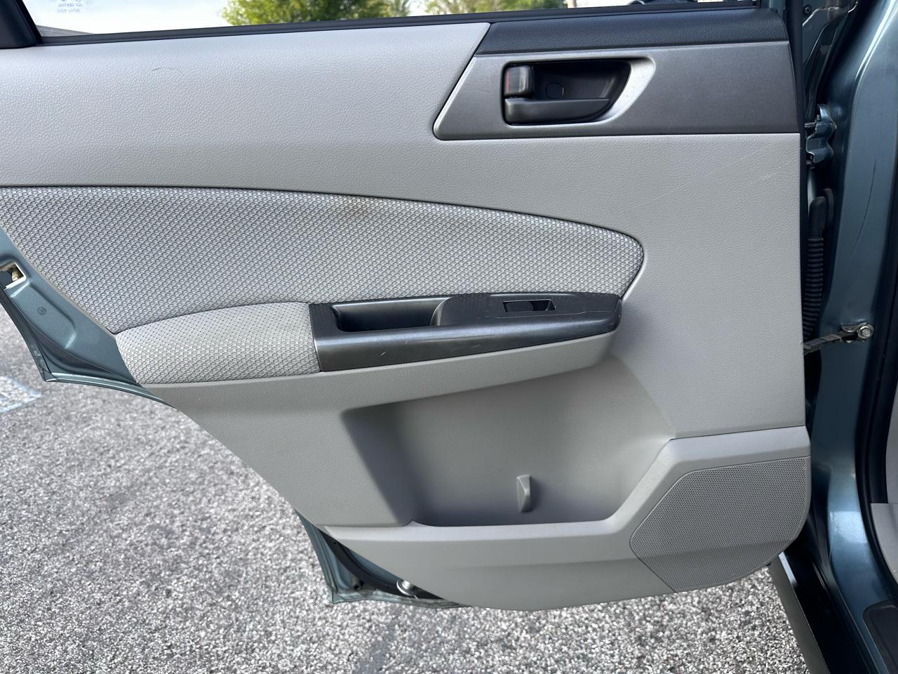 Subaru Forester 2.5X Touring 2011