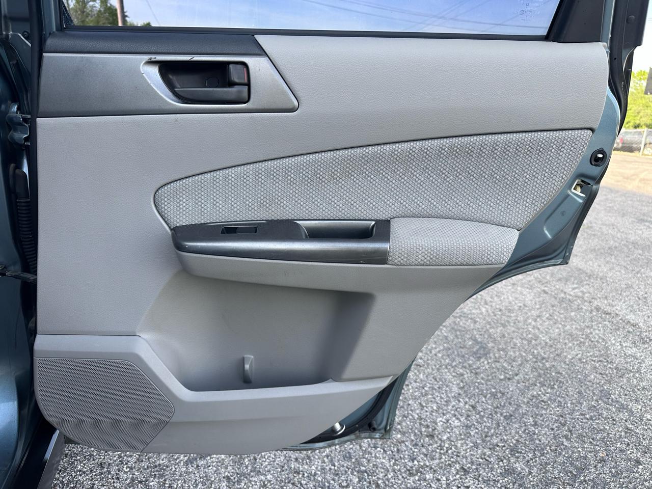 Subaru Forester 2.5X Touring 2011