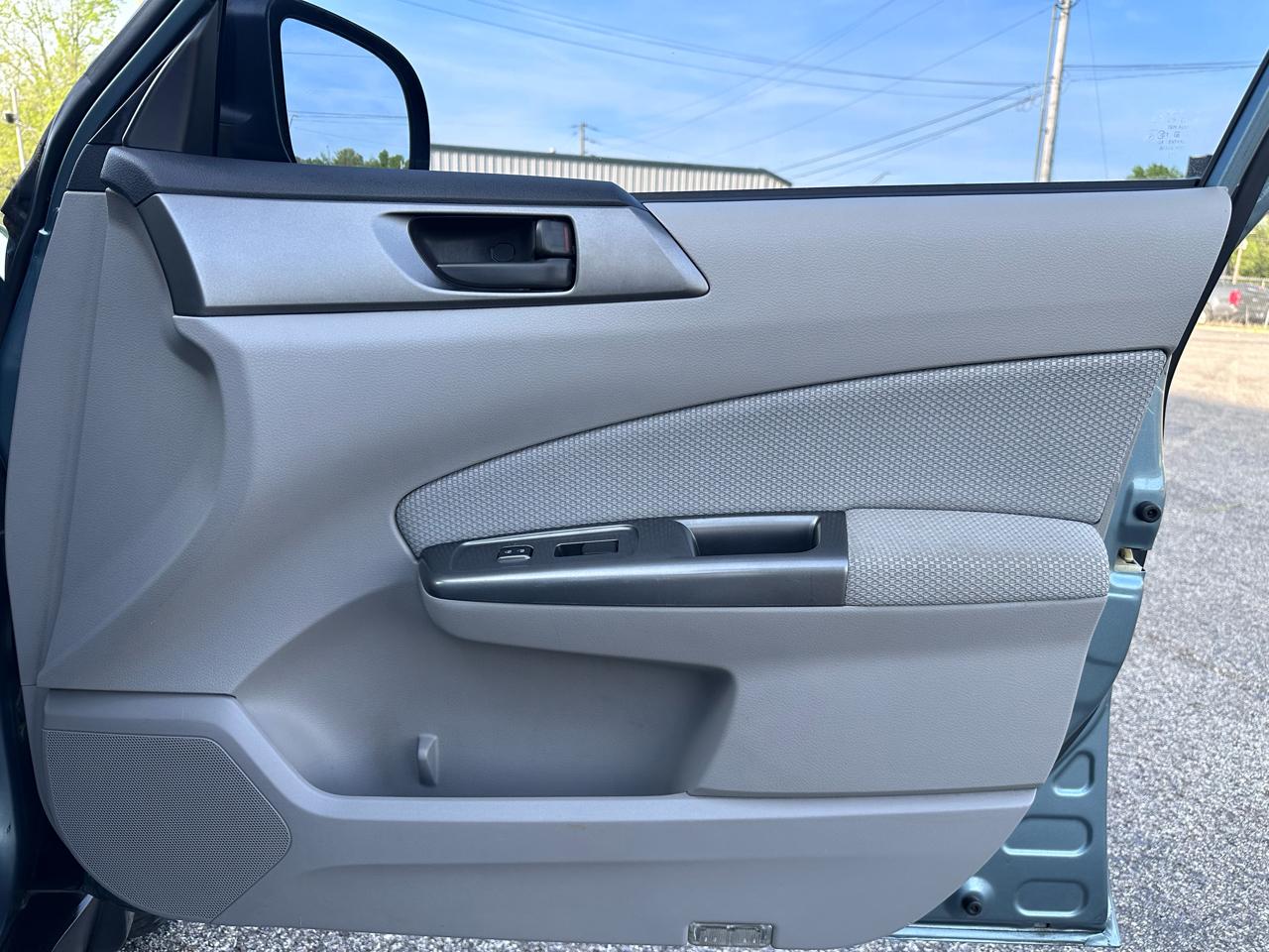 Subaru Forester 2.5X Touring 2011