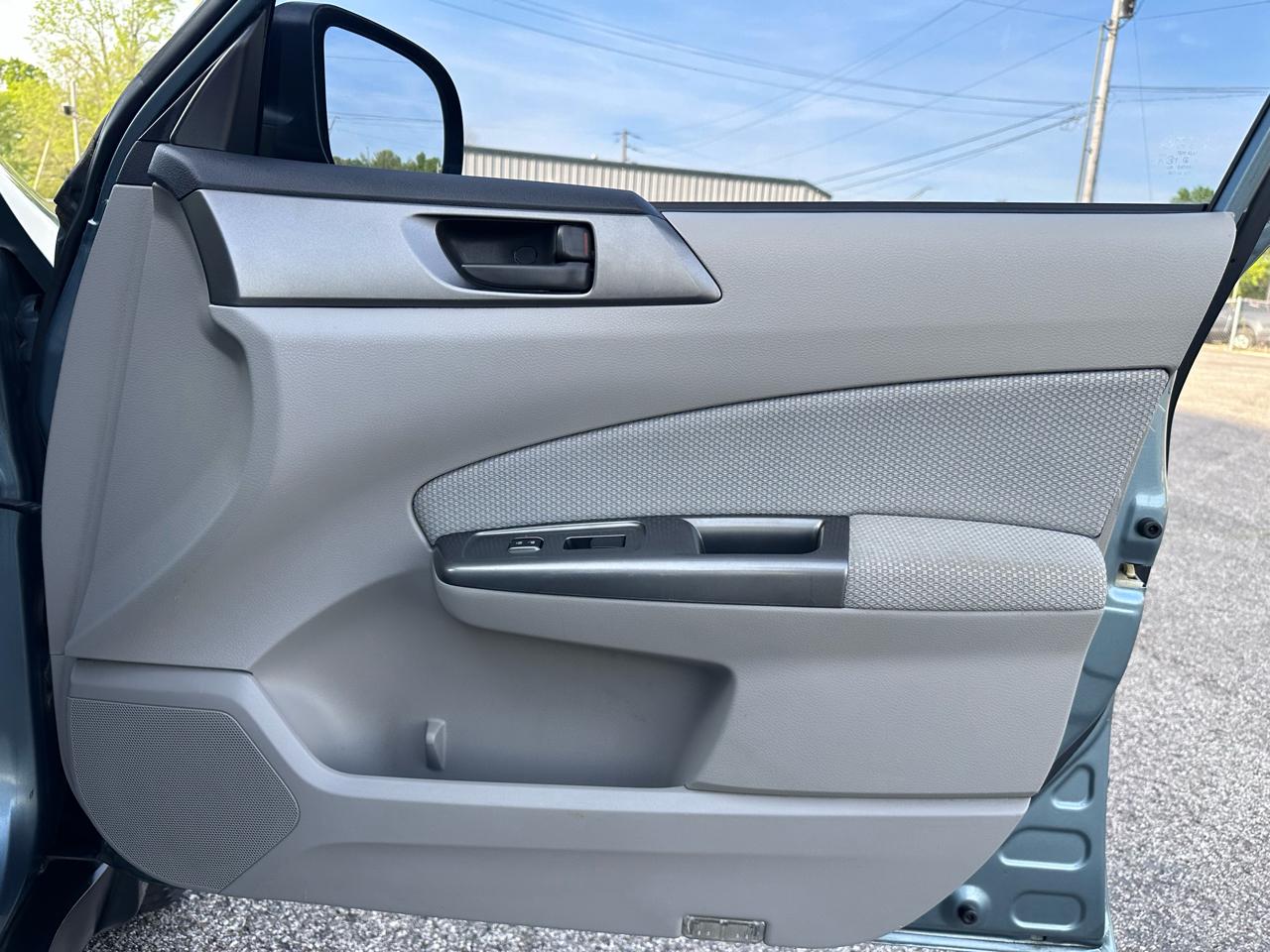 Subaru Forester 2.5X Touring 2011