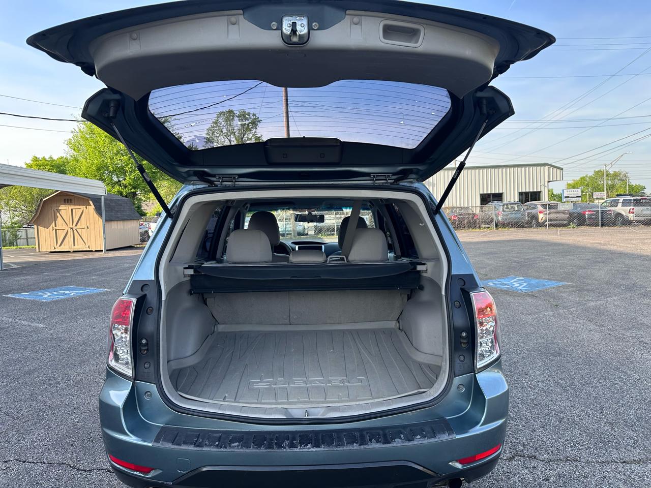 Subaru Forester 2.5X Touring 2011