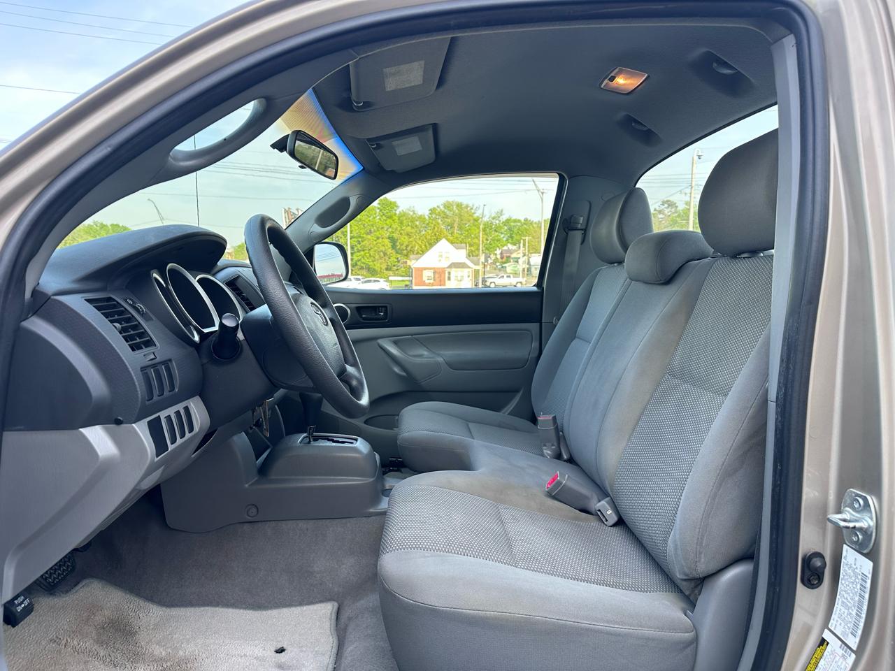 Toyota Tacoma Regular Cab 2WD 2006
