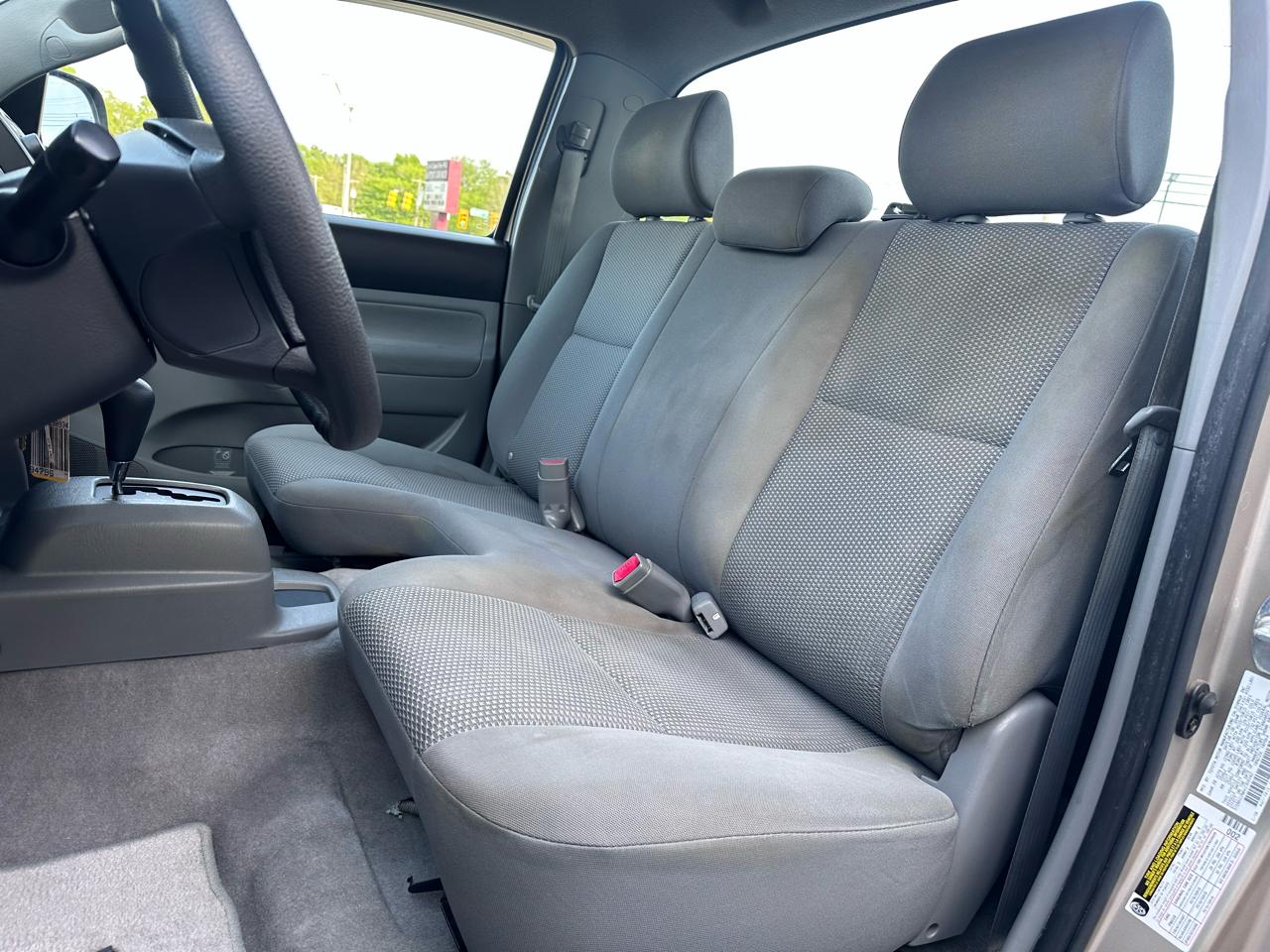 Toyota Tacoma Regular Cab 2WD 2006