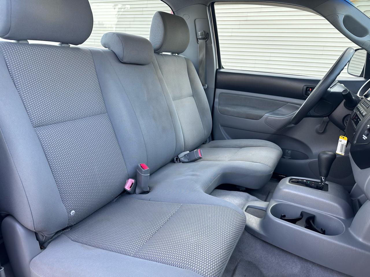 Toyota Tacoma Regular Cab 2WD 2006