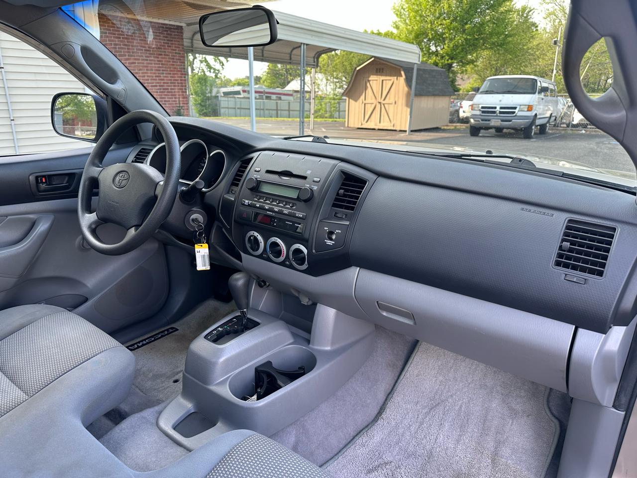 Toyota Tacoma Regular Cab 2WD 2006