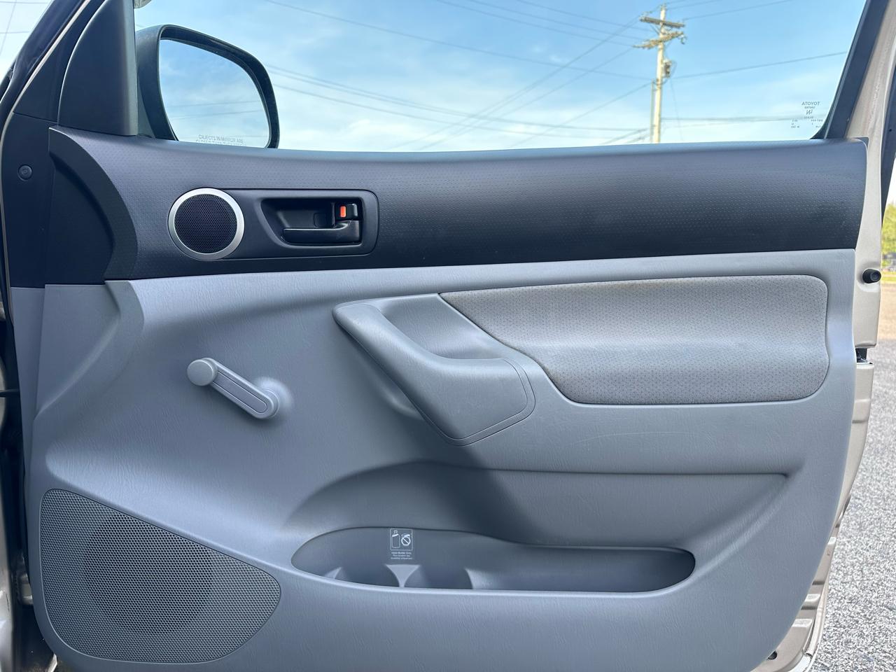 Toyota Tacoma Regular Cab 2WD 2006