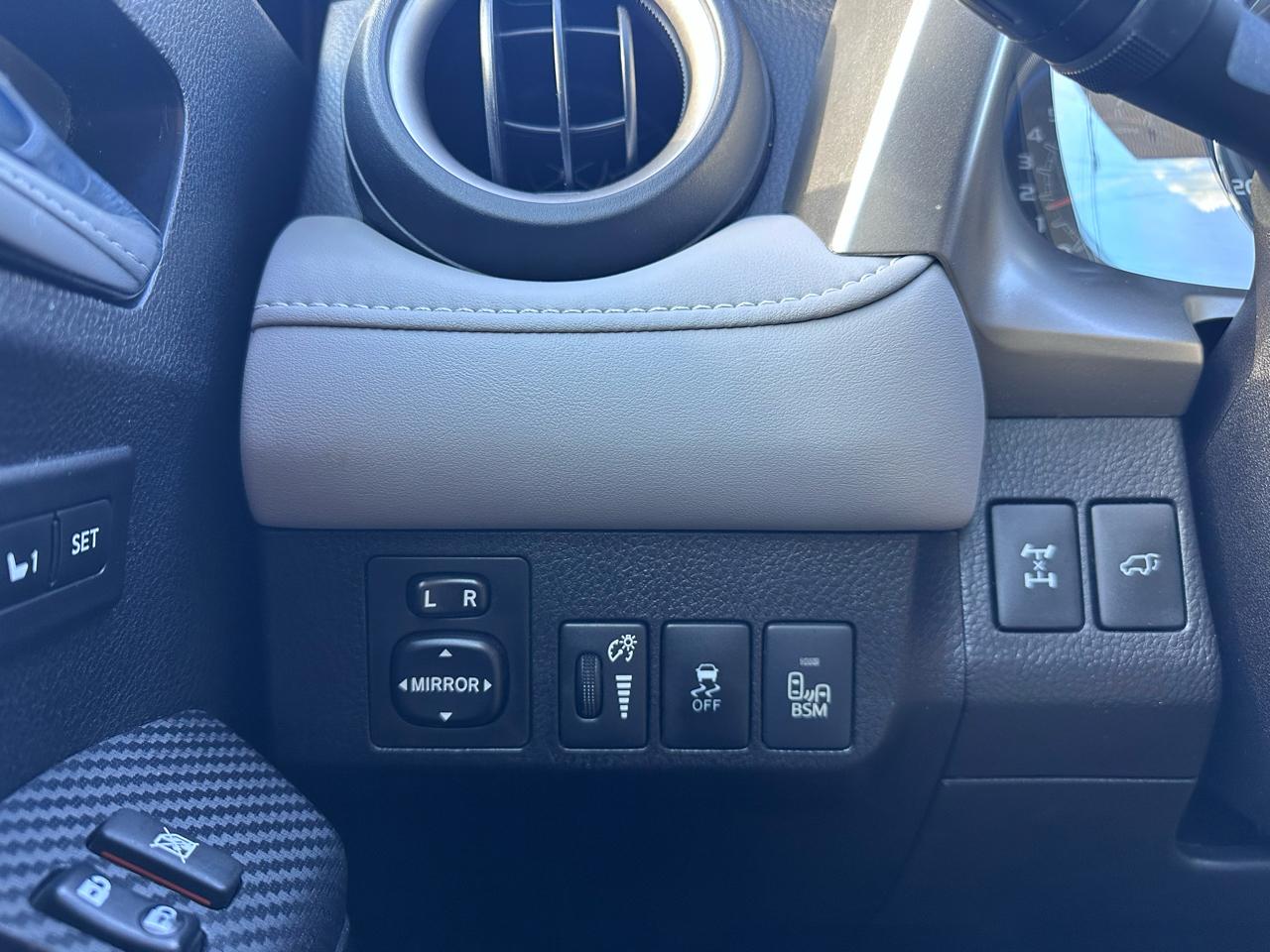 Toyota RAV4 Limited AWD 2015