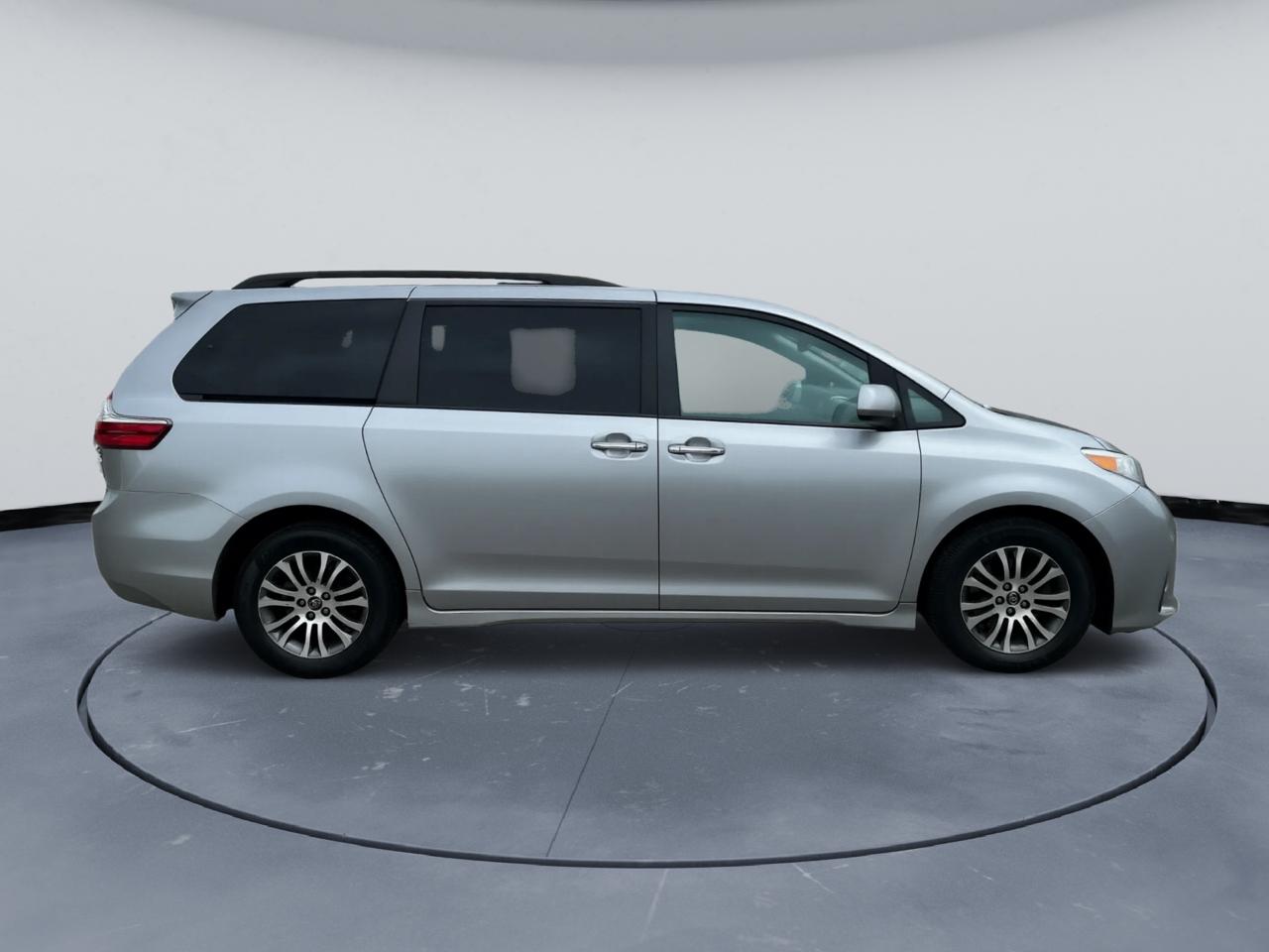 Toyota Sienna Limited Premium 7-Passenger 2018