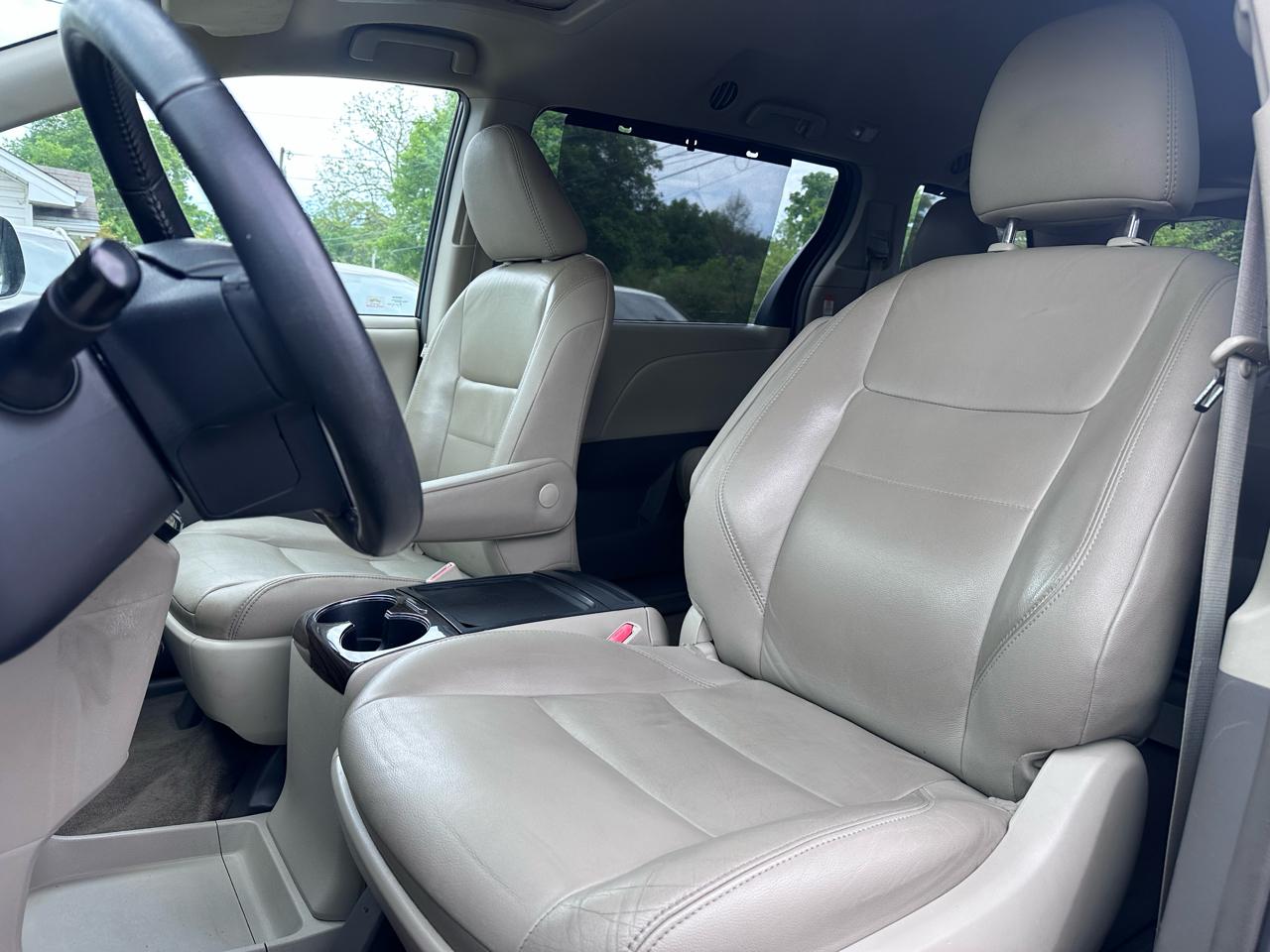 Toyota Sienna Limited Premium 7-Passenger 2018